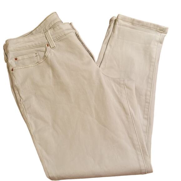 INC International Concepts Women’s Mid Rise White Straight Leg Jeans Size 32 - Picture 9 of 10